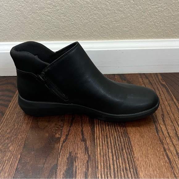 Clarks Collections By Clarks Kayleigh Mid Leather Ankle Boots Women Sz 7 comfort - Picture 12 of 16